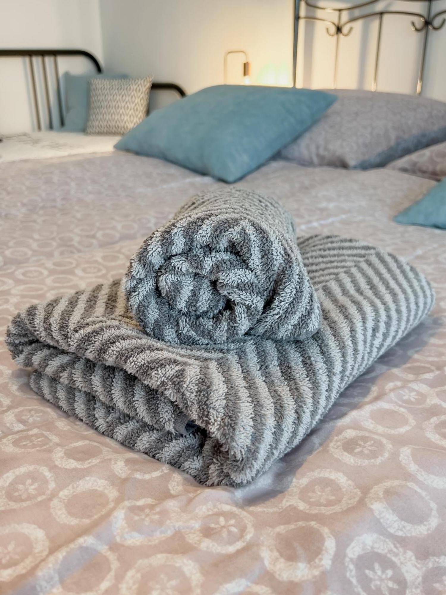 Schoene Helle & Gemuetliche Wohnung In Altstadtnaehe إرفورت الغرفة الصورة